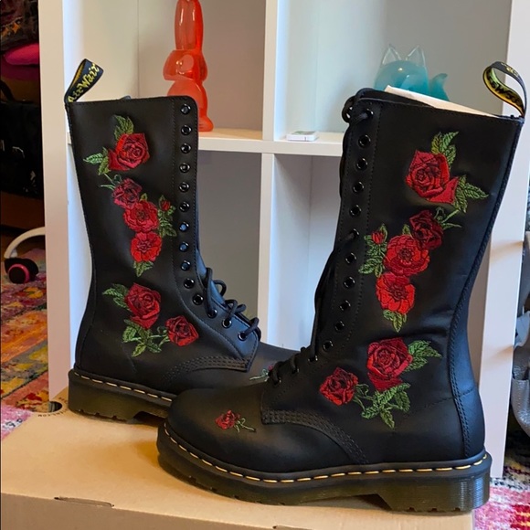 dr martens vonda rose boots